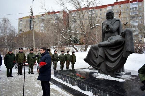 В Златоусте прошло памятное мероприятие, посвященное 33-й годовщине вывода Советских войск из Афганистана