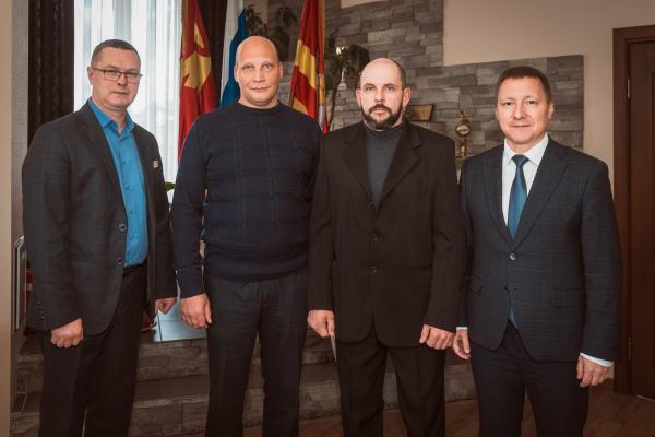 Глава Златоуста Олег Решетников в качестве наставника провел встречу с ветеранами СВО